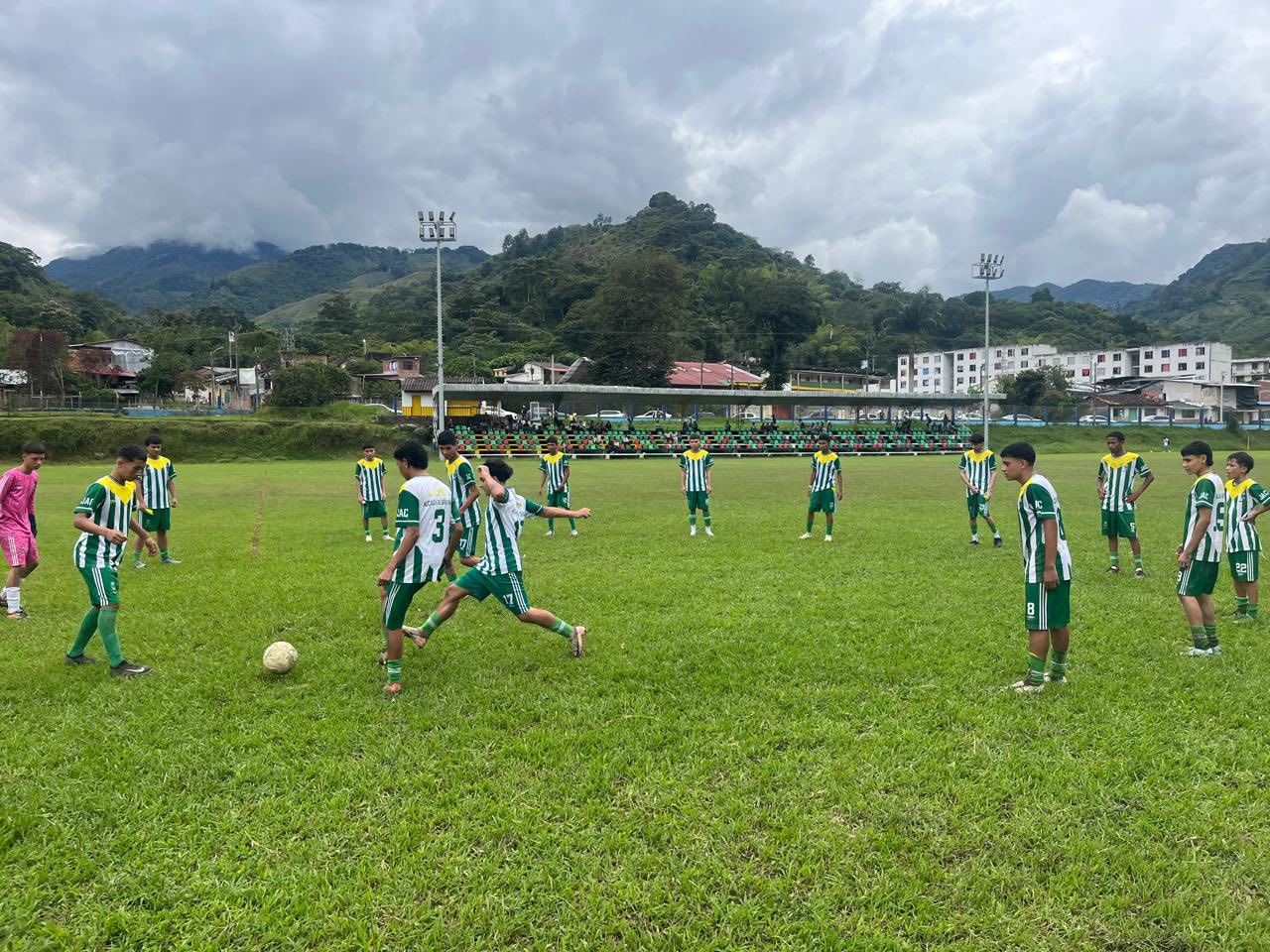 Alcaldía de Génova, fortalece los espacios deportivos para los jóvenes