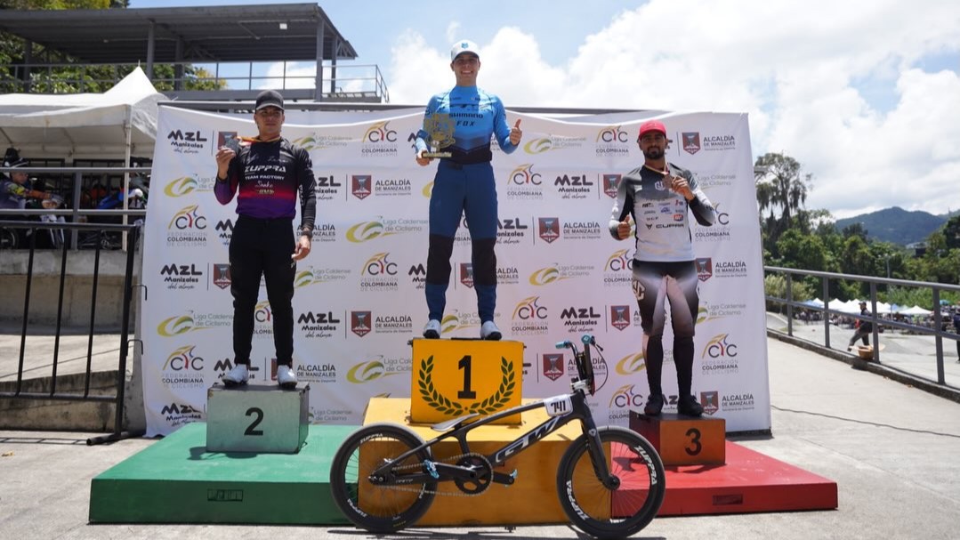 Manizales vibró con el BMX nacional: Arboleda y Muñoz dominaron la doble válida de la Copa GW Shimano
