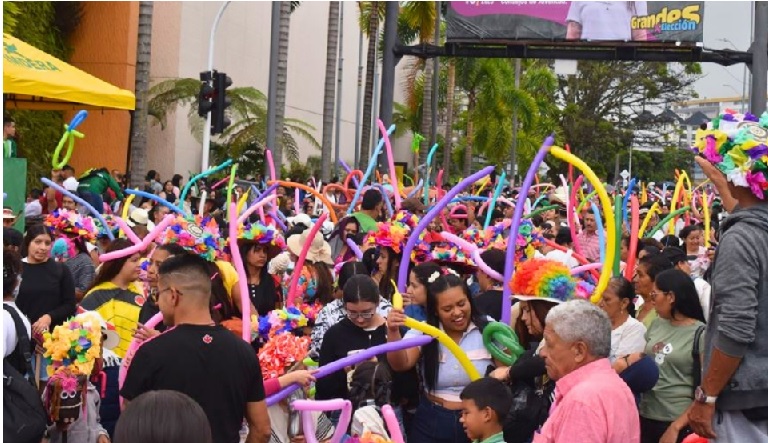 Plaza de Bolívar acoge jornada recreodeportiva del Imdera por el Día de la Niñez en Armenia